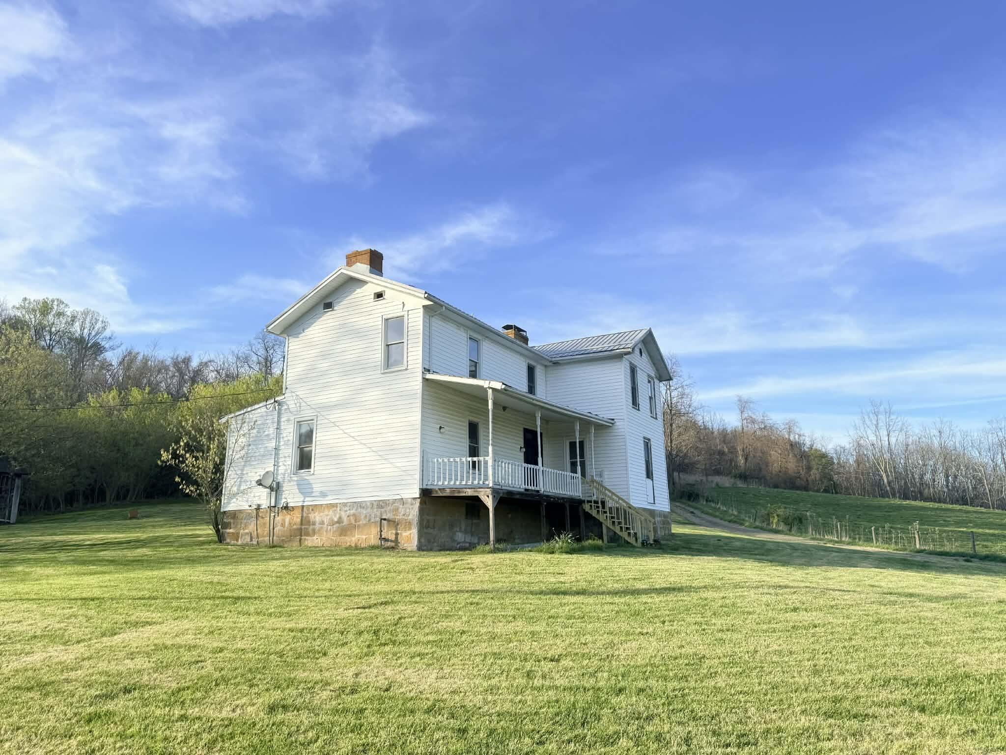 Image 1: 725 Old Spruce Rd (15)