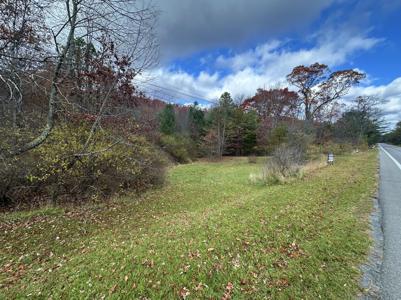 Moncove Lake Road