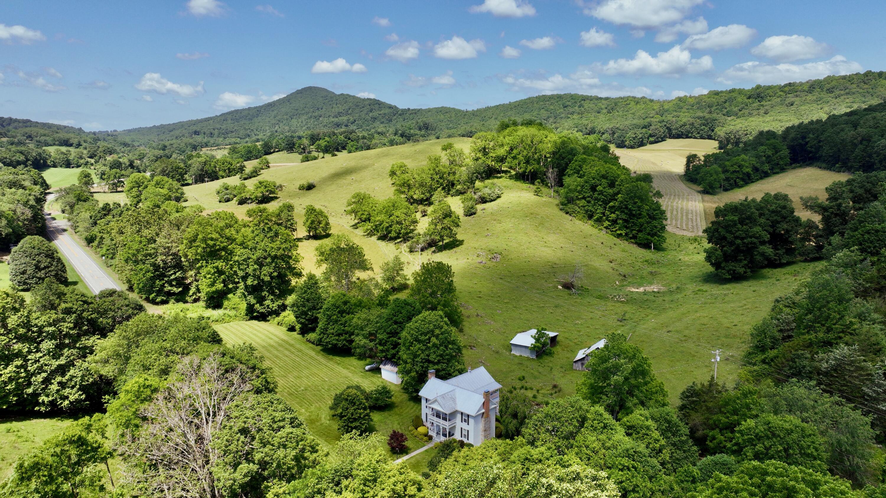 Image 4: Sweet Springs Valley