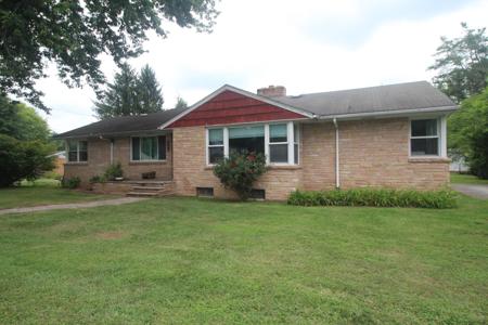 256 Maple Ave E
