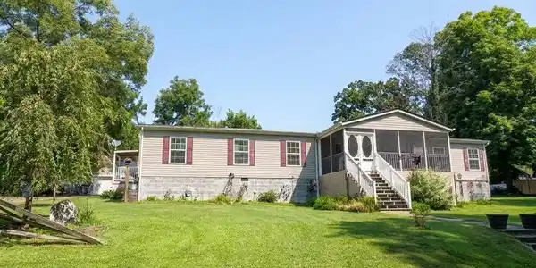 Image 3: Front of house