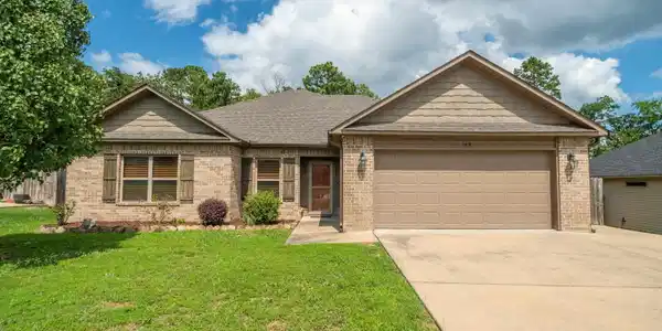 149 CAMBRIDGE Drive