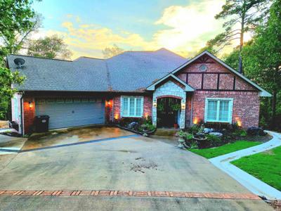32 LA PALABRA Way