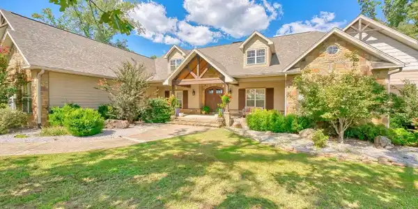 209 MORLAND Court