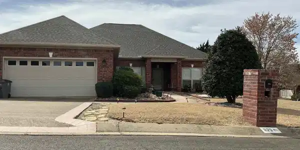 323 OLD HICKORY Street