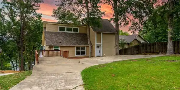 111 OYSTER BAY OVERLOOK