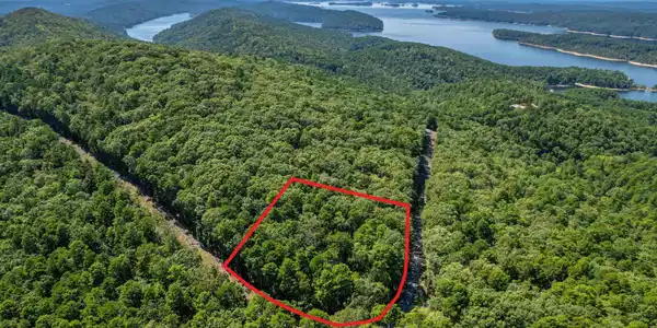 0 LAKE OUACHITA Trail