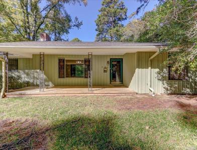 301 RAMBLE Street