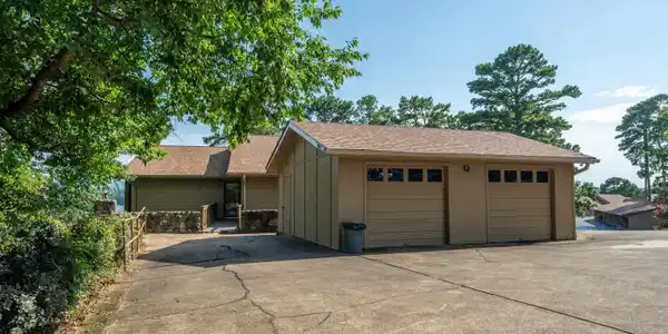 724 WESTON