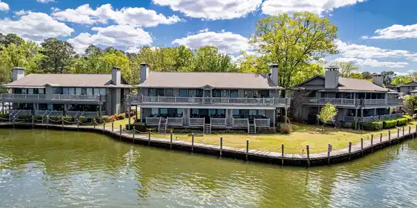 400 FARR SHORES Drive
