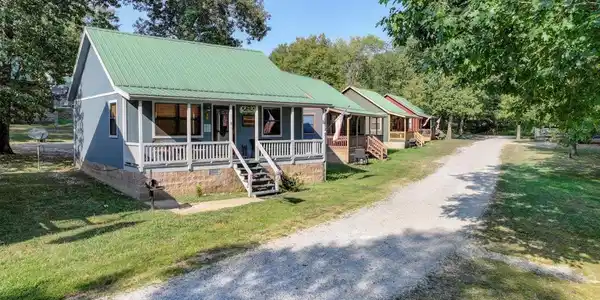 156 SHADY OAK Trail