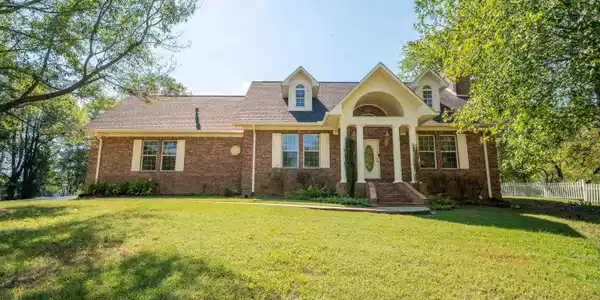 495 AMITY Road