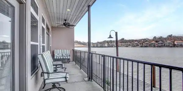 532 GRAND POINT