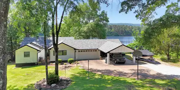 100 SILVERWOOD Point
