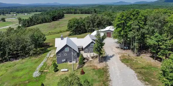 2060 NUBBIN RIDGE