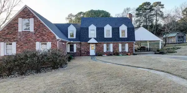 108 MAPLEWOOD Court