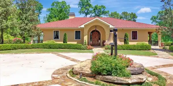 619 ALBRIGHT Road