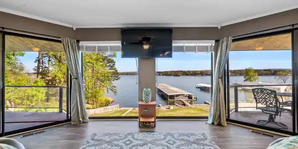 270 LAKE HAMILTON