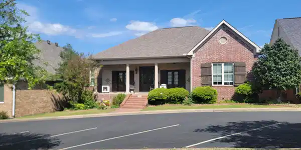 12 GRAHAM GARDENS