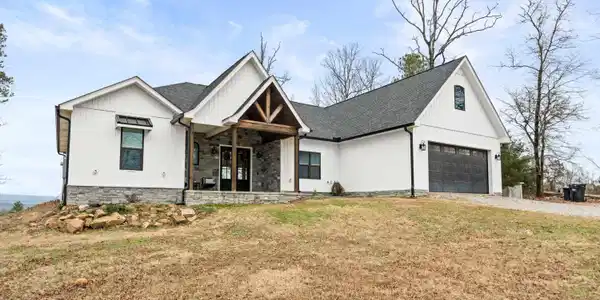 100 W HAWKVIEW
