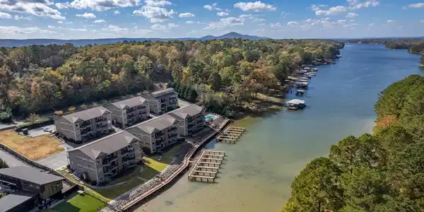 640 ARKRIDGE