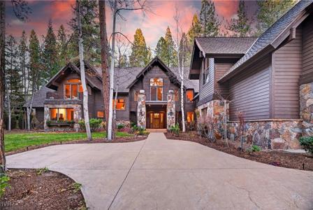 1056 Lakeshore Boulevard