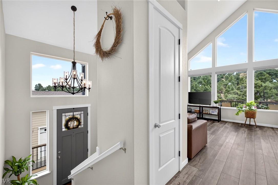 Image 3: Wonderful open space inside complementing the wond