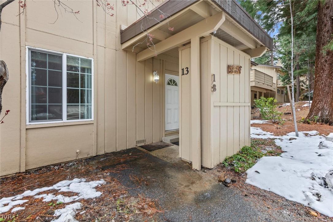 Image 2: Covered Entrance and storage locker