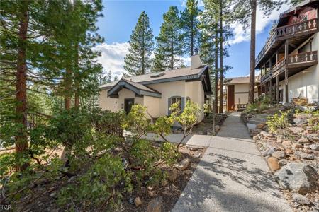 1032 Lucerne Way