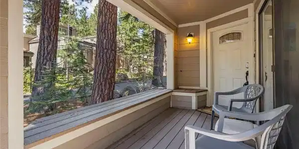 Image 4: Front deck and entry