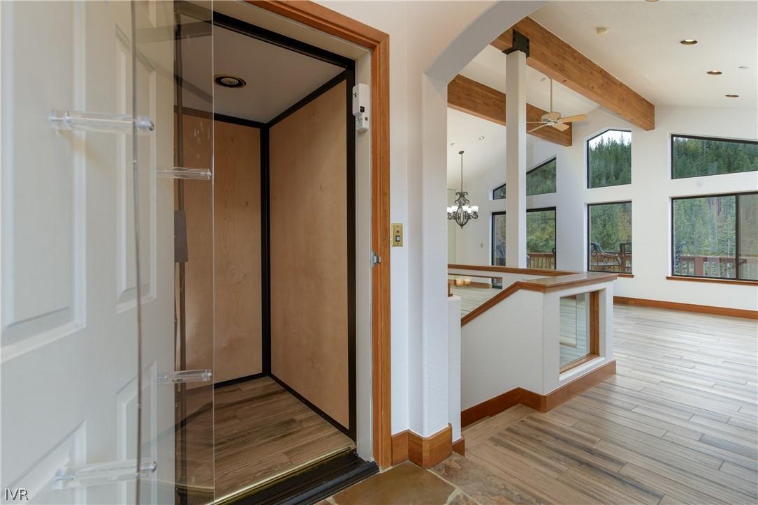 Image 3: Elevator