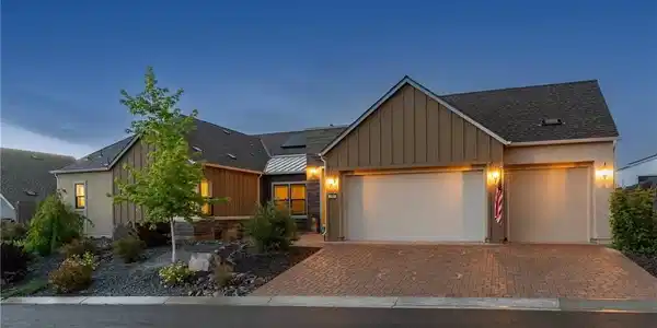 3063 Feathertop Dr