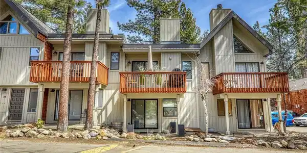 989 Tahoe  Blvd Boulevard