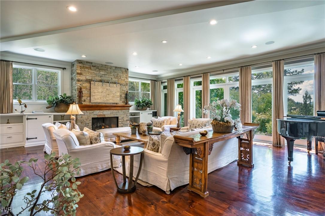 Image 4: Family Room