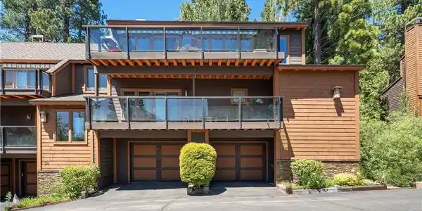 501 Lakeshore Boulevard