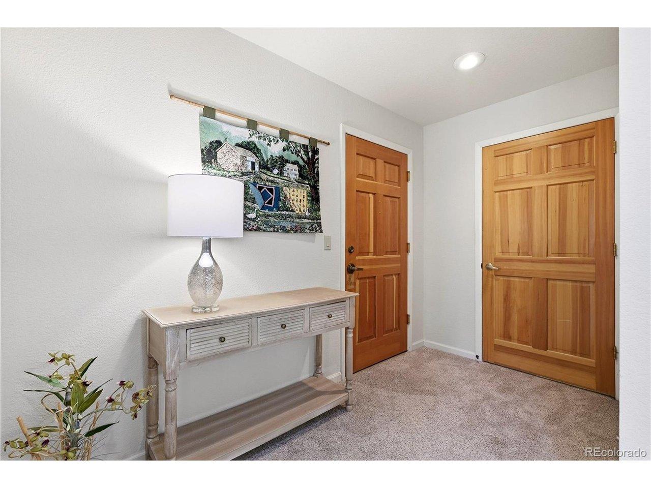 Image 3: In-unit entry way Image 3: In-unit entry way