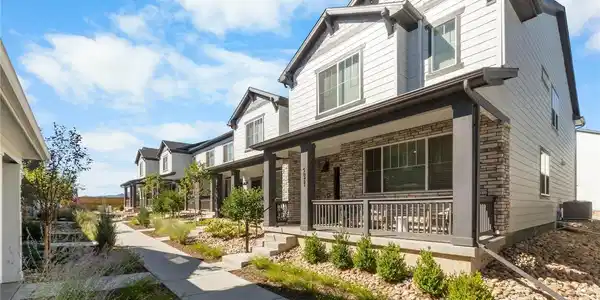 Image 3: This end-unit townhome sits at the end of the row in Dakota Ridge, Littleton, CO - extra privacy and light Image 3: This end-unit townhome sits at the end of the row in Dakota Ridge, Littleton, CO - extra privacy and light