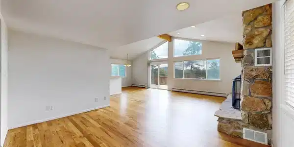 Image 4: Living room flooded with natural light Image 4: Living room flooded with natural light