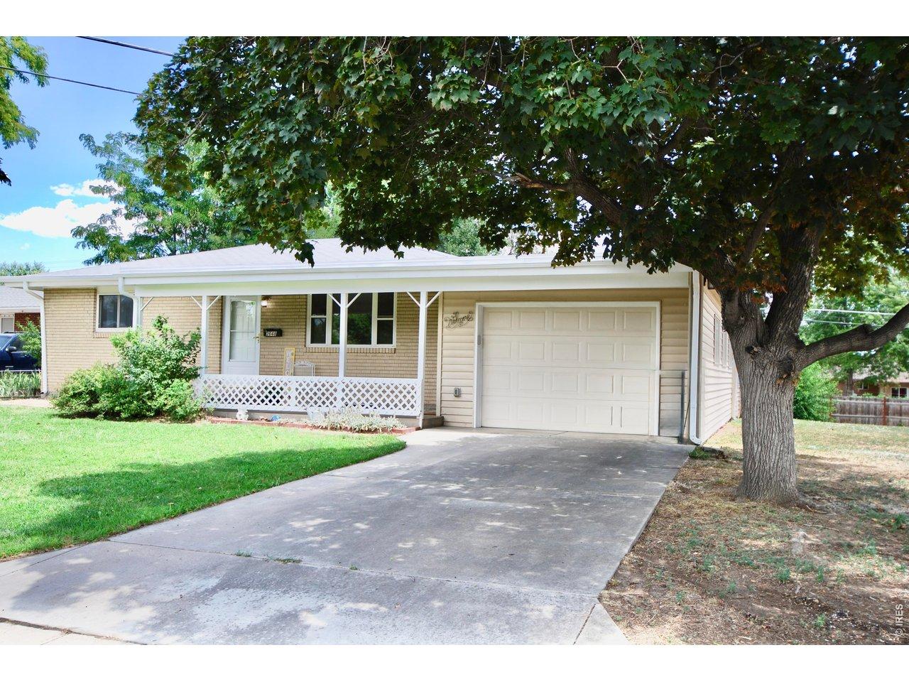 Image 1: Beautiful Curb Appeal Image 1: Beautiful Curb Appeal