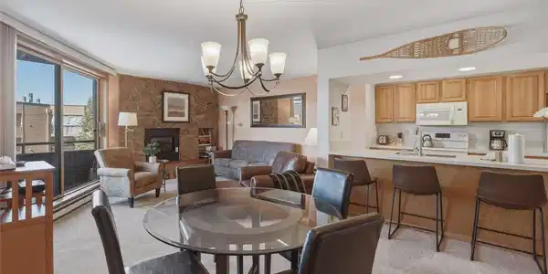 200 E La Bonte St
