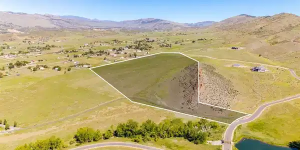 Image 2: Positioned to capture sweeping views across the valley and surrounding foothills, this remarkable homesite embraces the beauty of its natural surroundings. Image 2: Positioned to capture sweeping views across the valley and surrounding foothills, this remarkable homesite embraces the beauty of its natural surroundings.