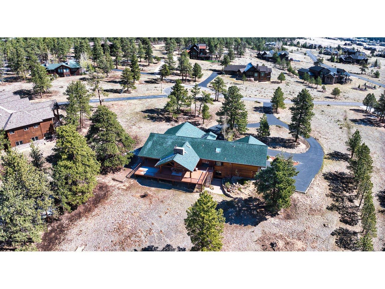 Image 4: Private luxury retreat nestled on 1.59 acres in The Reserve, surrounded by towering pines and upscale mountain estates. Image 4: Private luxury retreat nestled on 1.59 acres in The Reserve, surrounded by towering pines and upscale mountain estates.