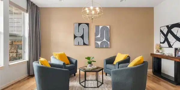 Image 3: Versatile Living or Dining Space Image 3: Versatile Living or Dining Space