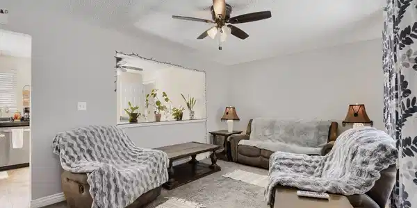 Image 3: 11 Family Room.jpg Image 3: 11 Family Room.jpg