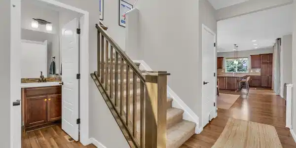 Image 4: entry way Image 4: entry way
