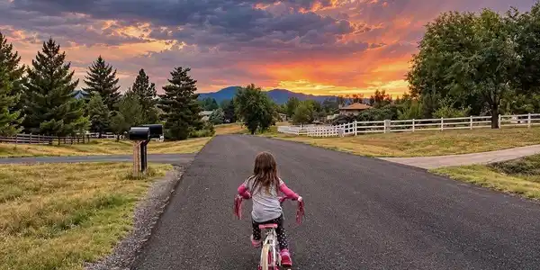 Image 2: With spacious roads and hardly any cars throughout the neighborhood, evening strolls are especially peaceful and enjoyable. Image 2: With spacious roads and hardly any cars throughout the neighborhood, evening strolls are especially peaceful and enjoyable.