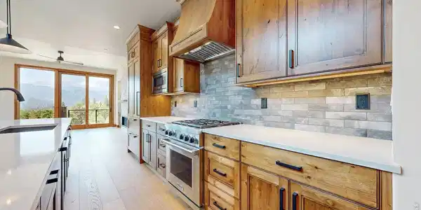 Image 4: Wolf oven / range and Subzero refrigerator! Image 4: Wolf oven / range and Subzero refrigerator!