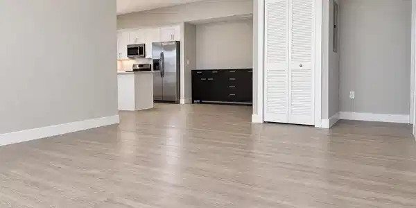 Image 3: Unit is freshly painted with new flooring Image 3: Unit is freshly painted with new flooring