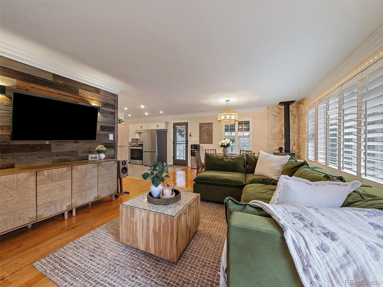 Image 2: Entry into living room, main level Image 2: Entry into living room, main level