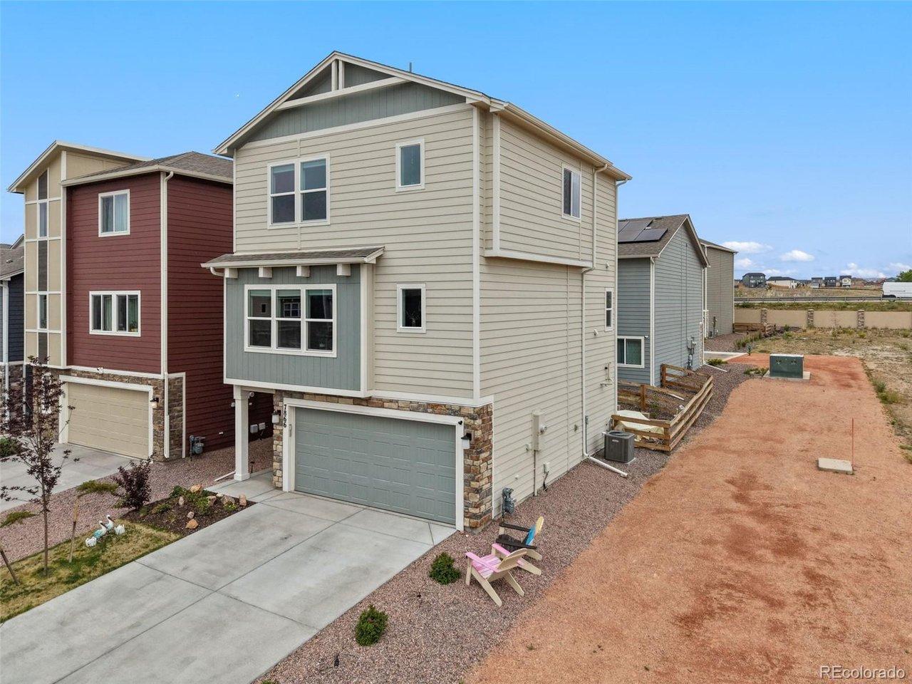 Image 2: Side of residence. Image 2: Side of residence.